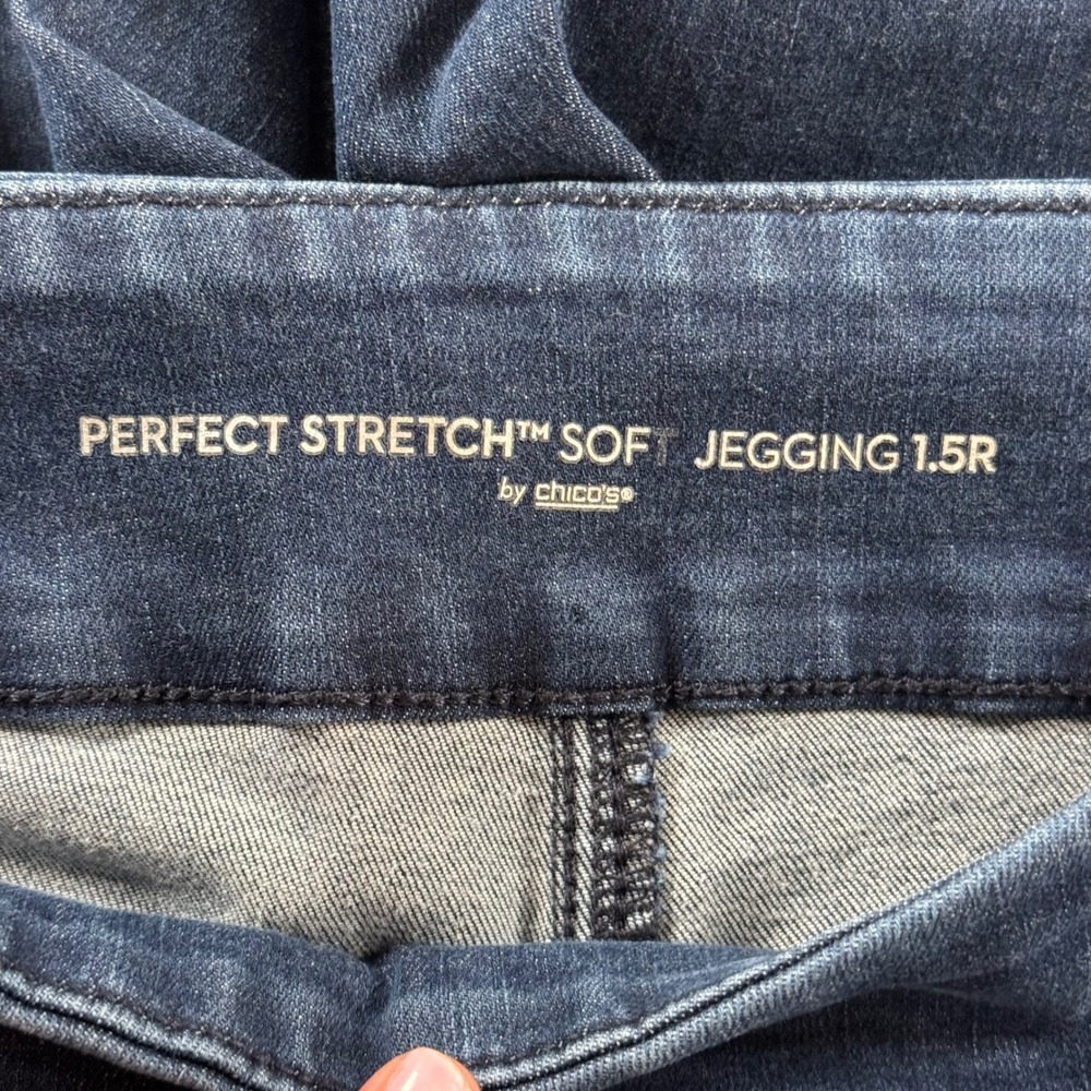 Chico's Perfect Stretch Women's Size 1.5R M/10 Dark Wash Soft Pull On Jeggings - Picture 7 of 10